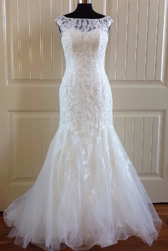 Summer-ready fashion for stylish women   Maggie Sottero Raelynn