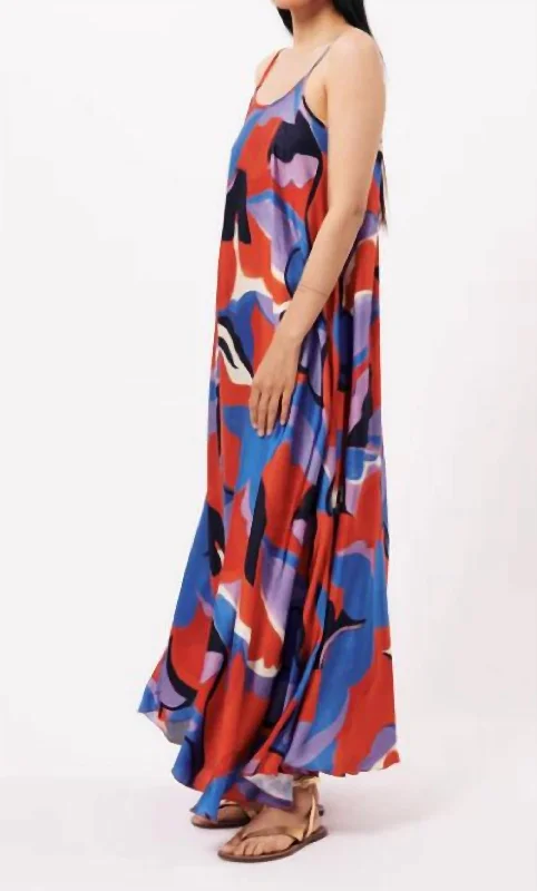 Comfortable yet stylish outfits for women on the go   Aria Dress In Moving Flowers