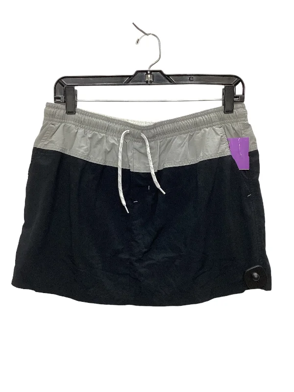 Effortlessly chic fashion for today’s woman   Black Athletic Skort Columbia, Size M
