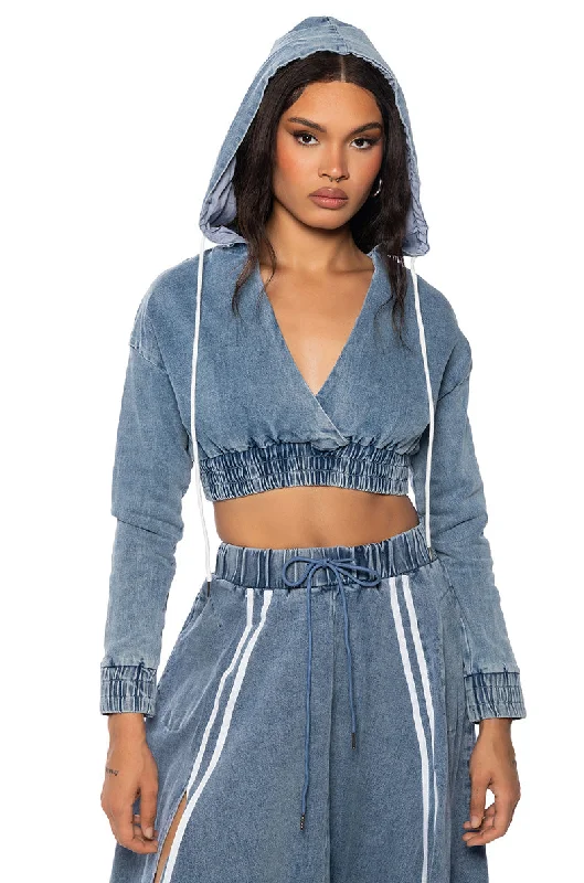 Effortlessly chic outfits for the modern woman   SWEET NOTHINGS STRIPED DENIM HOODED SWATSHIRT